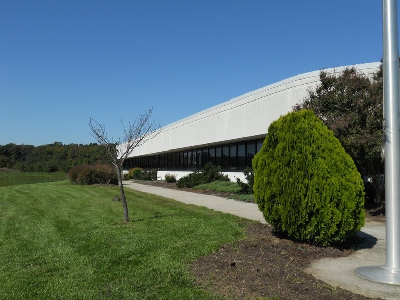 60 Starlifter Ave, Dover, DE à louer - Photo de l’immeuble – Image 2 sur 7