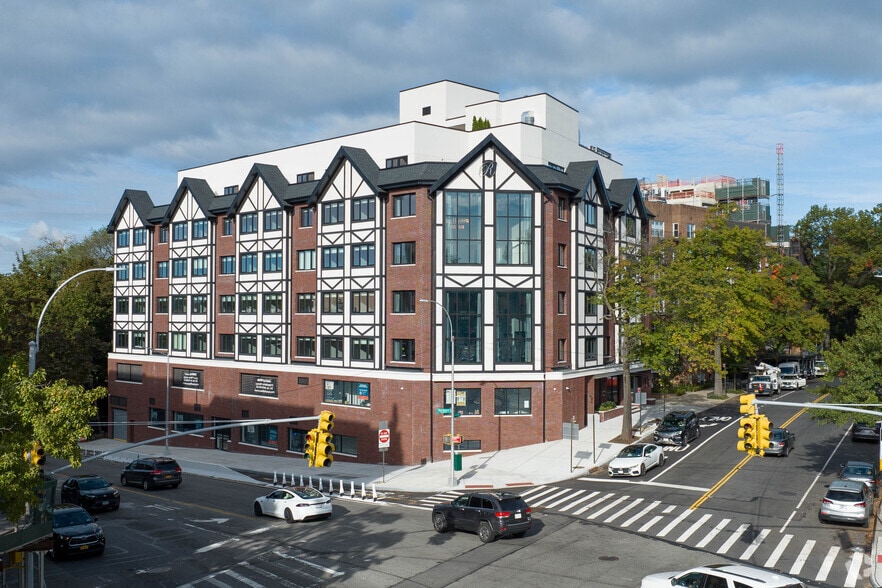 241-15 Northern Blvd, Flushing, NY à louer - Aérien – Image 2 sur 4