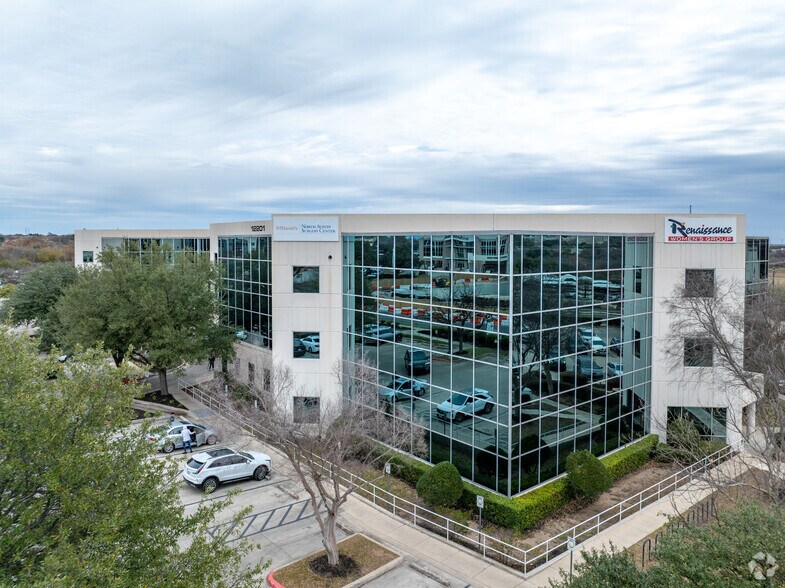 12201 Renfert Way, Austin, TX à louer - Photo principale – Image 1 sur 9