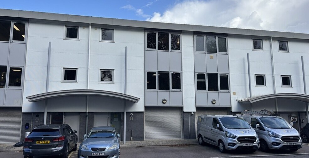 English Clos, Hove à vendre - Photo de l’immeuble – Image 2 sur 7