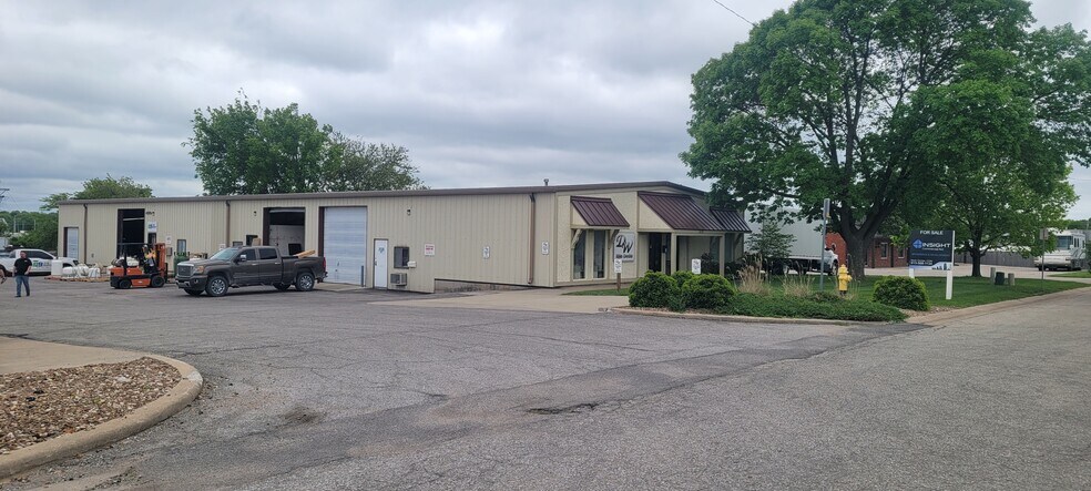 310 N Winchester St, Olathe, KS à vendre - Photo de l’immeuble – Image 2 sur 9