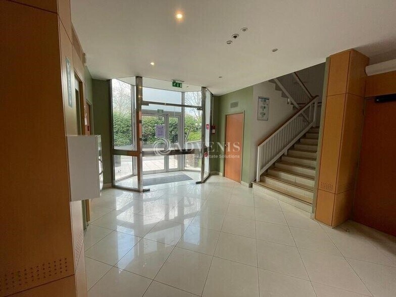 6 Rue Jean Pierre Timbaud, Montigny-le-Bretonneux à louer - Hall d’entrée – Image 2 sur 6