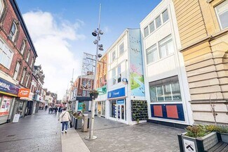 Plus de détails pour 33 Victoria St W, Grimsby - Local commercial à vendre