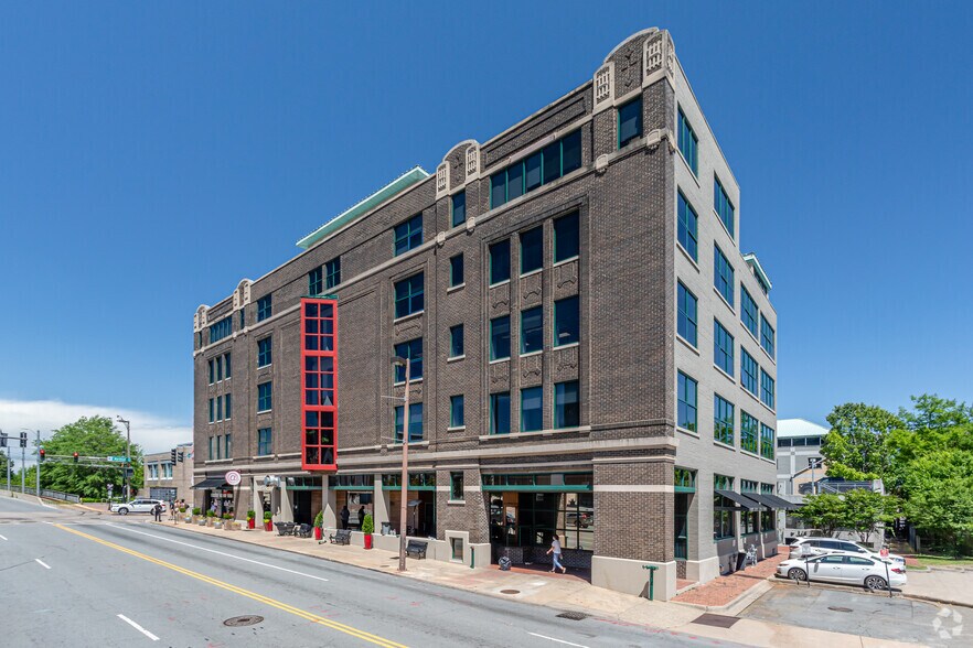 201 E Markham St, Little Rock, AR à louer - Photo de l’immeuble – Image 2 sur 4