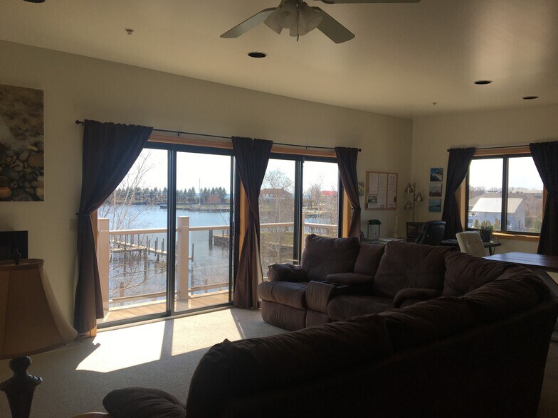 310 Main St, Frankfort, MI à vendre - Photo intérieure – Image 3 sur 24