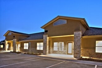 1464 E Whitestone Blvd, Cedar Park, TX à louer Photo de l’immeuble– Image 1 sur 1