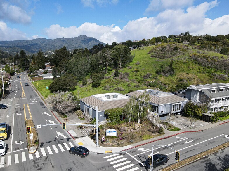 619 E Blithedale Ave, Mill Valley, CA à louer - Photo de l’immeuble – Image 1 sur 6
