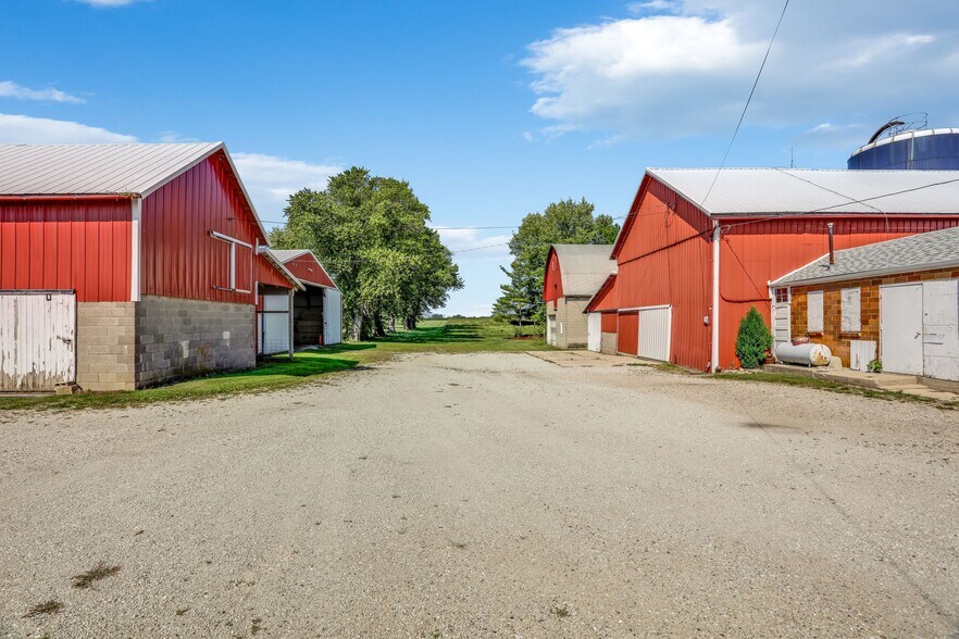 3720 S Sylvania Ave, Sturtevant, WI à vendre - Photo de l’immeuble – Image 2 sur 16