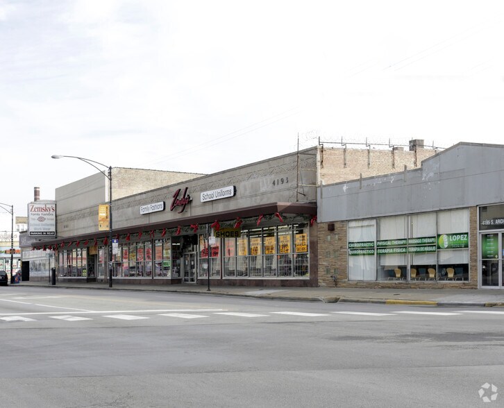 4181-4193 S Archer Ave, Chicago, IL à louer - Photo de l’immeuble – Image 3 sur 9