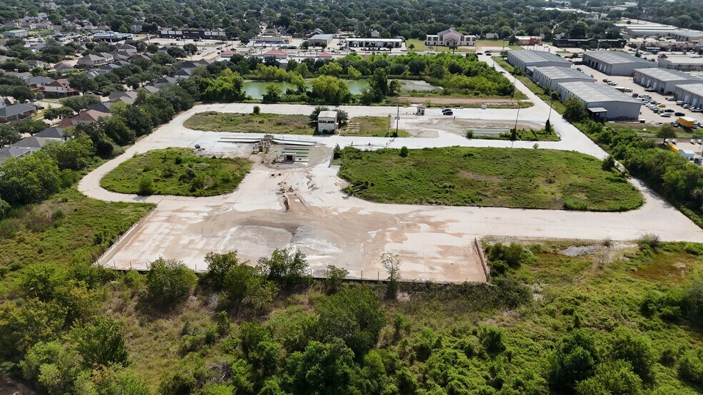 5325 Barker Cypress Rd, Houston, TX à louer - Photo de l’immeuble – Image 2 sur 2