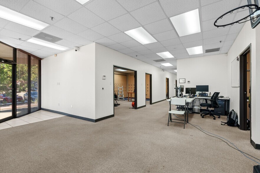 2100 Greenwood Dr, Southlake, TX à louer - Photo de l’immeuble – Image 3 sur 8