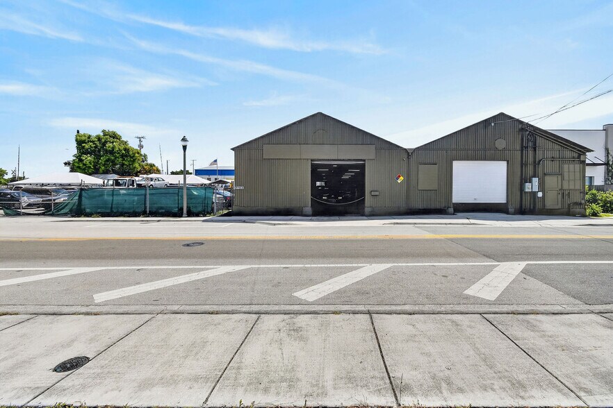 4200 Georgia Ave, West Palm Beach, FL à louer - Photo de l’immeuble – Image 2 sur 11
