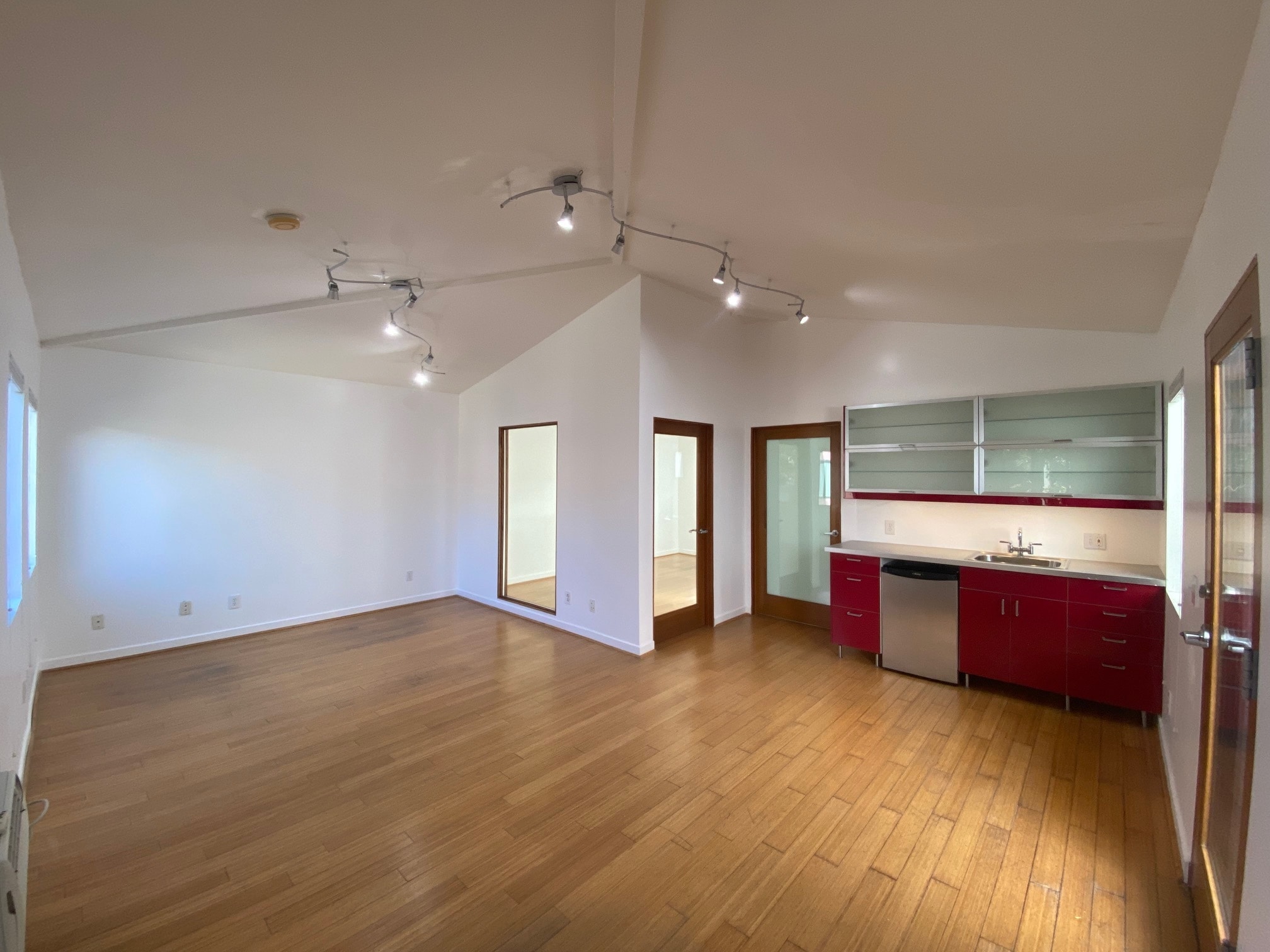 3379-3383 Robertson Pl, Los Angeles, CA à louer Photo intérieure– Image 1 sur 3