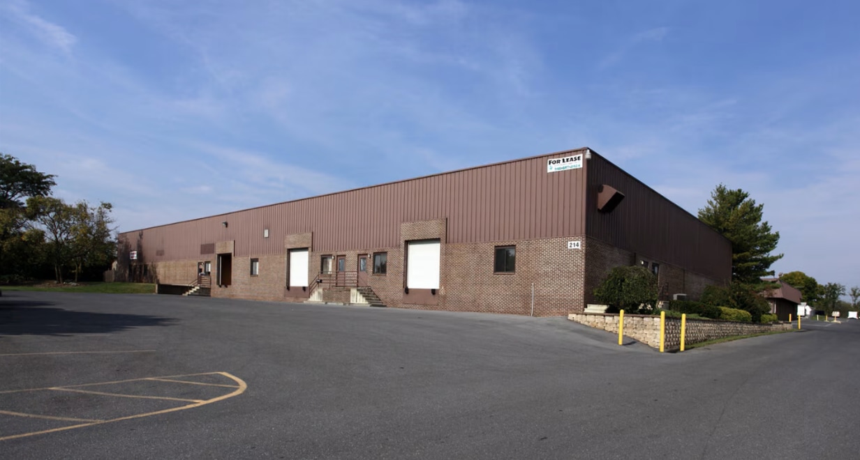 214 Fort Collier Rd, Winchester, VA à louer Photo de l’immeuble– Image 1 sur 6