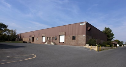 214 Fort Collier Rd, Winchester, VA à louer Photo de l’immeuble– Image 1 sur 6