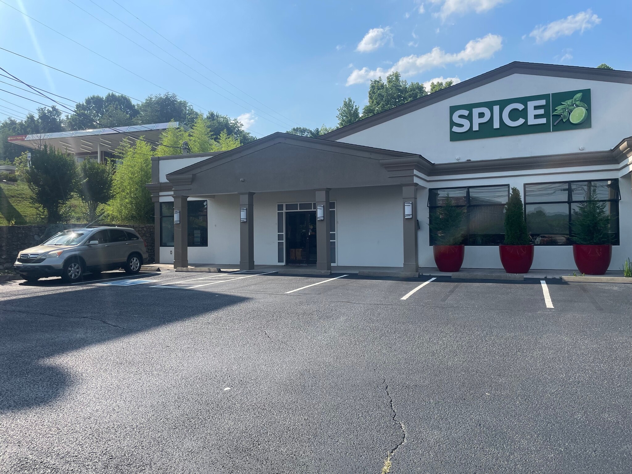 6213 Kingston Pike, Knoxville, TN à louer Photo de l’immeuble– Image 1 sur 6