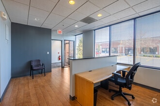 3805 E Main St, St Charles, IL à louer Photo intérieure– Image 1 sur 12