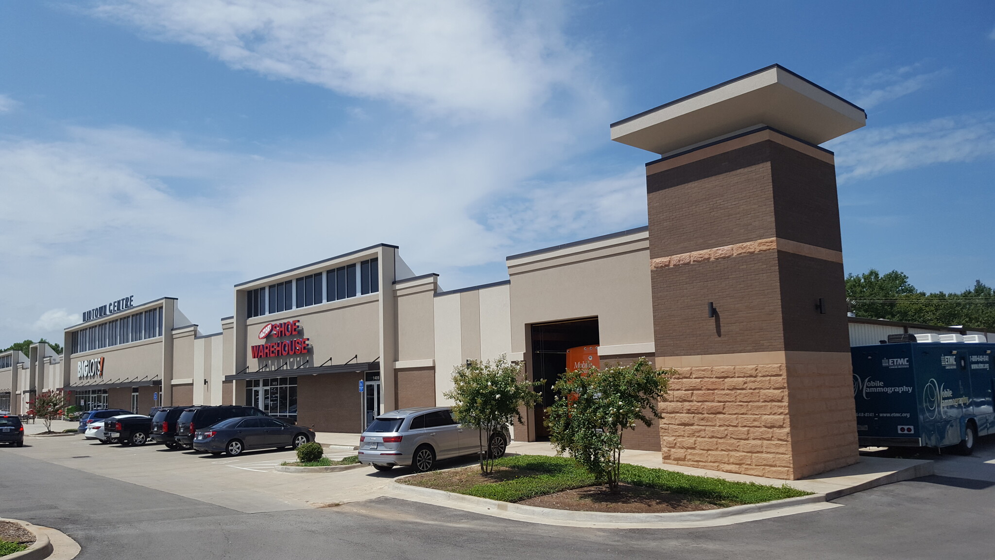 1421 S Beckham Ave, Tyler, TX à louer Photo de l’immeuble– Image 1 sur 5