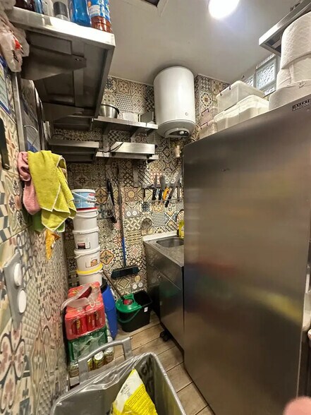 Local commercial dans Paris à louer - Photo de l’immeuble – Image 3 sur 5