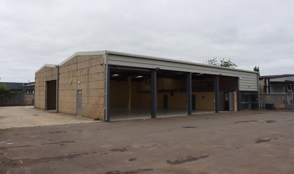 Unit 16 Westfield Rd, Guildford à louer - Photo principale – Image 1 sur 5