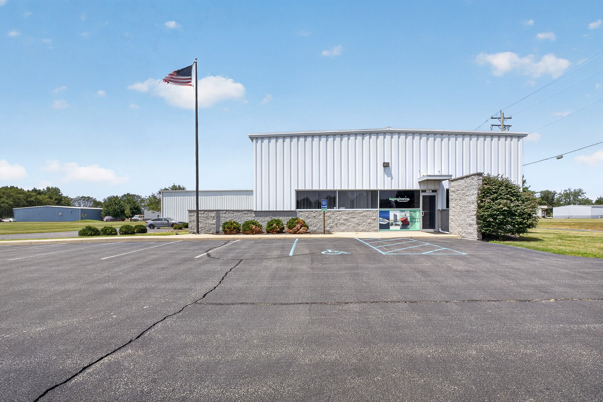 4480 Ray Boll Blvd, Columbus, IN à vendre Photo de l’immeuble– Image 1 sur 16