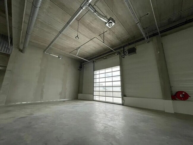 Plus de détails pour Industriel/Logistique à louer
