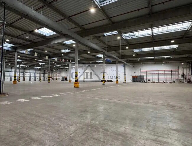 Plus de détails pour Bureau, Industriel/Logistique à louer