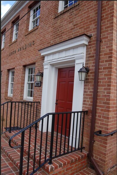 3989 Chain Bridge Rd, Fairfax, VA à vendre - Photo de l’immeuble – Image 2 sur 7