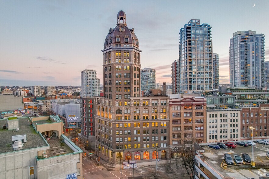 128 W Pender St, Vancouver, BC à louer - Photo de l’immeuble – Image 1 sur 7