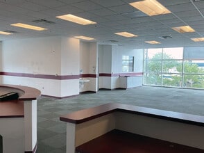 3700 Fleet St, Baltimore, MD à louer Photo intérieure– Image 2 sur 4