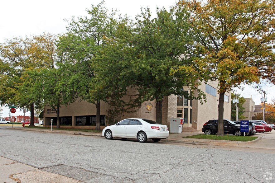 133 NW 8th St, Oklahoma City, OK à louer - Photo principale – Image 2 sur 6
