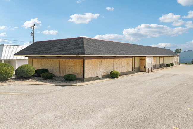 Plus de détails pour 1800 36th Ave, Moline, IL - Local commercial aux enchères