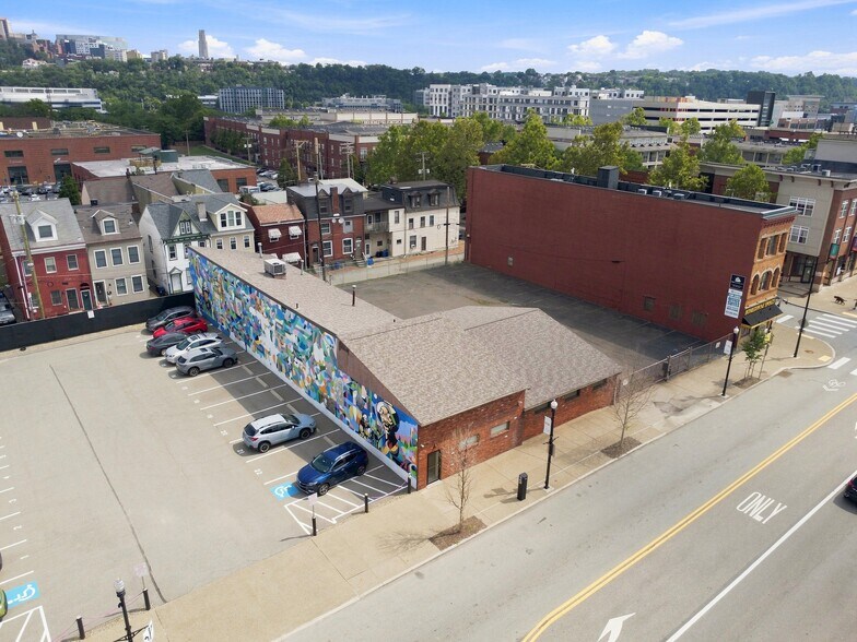 2417 E Carson St, Pittsburgh, PA à vendre - Photo de l’immeuble – Image 2 sur 15
