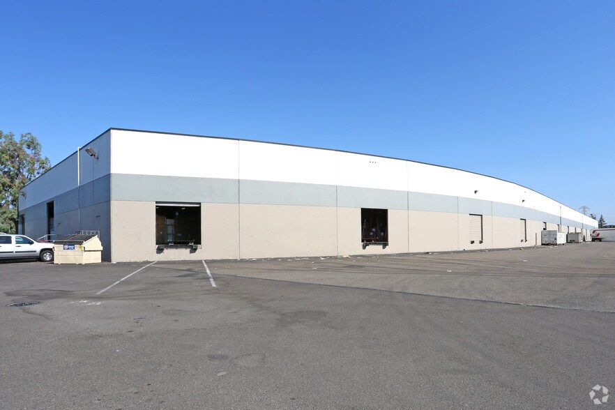 4067 W Shaw Ave, Fresno, CA à vendre - Photo de l’immeuble – Image 3 sur 6