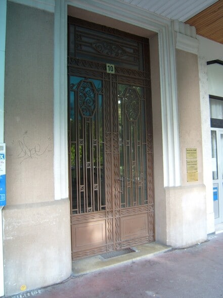 10 Rue Des Glières, Annecy à louer - Photo de l’immeuble – Image 3 sur 5