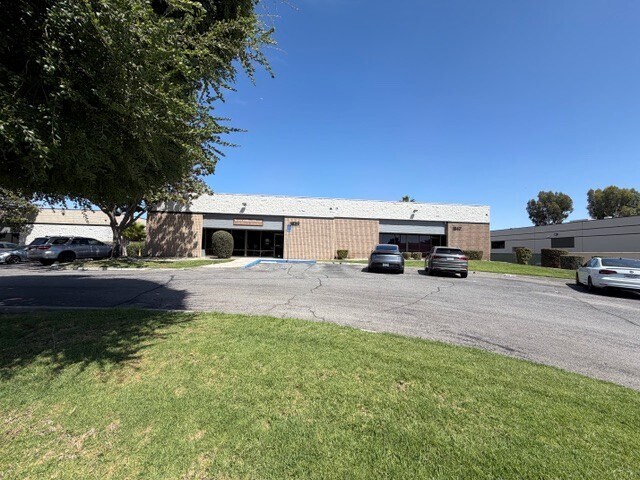 1839 Commercenter West Dr, San Bernardino, CA à louer - Photo de l’immeuble – Image 3 sur 7
