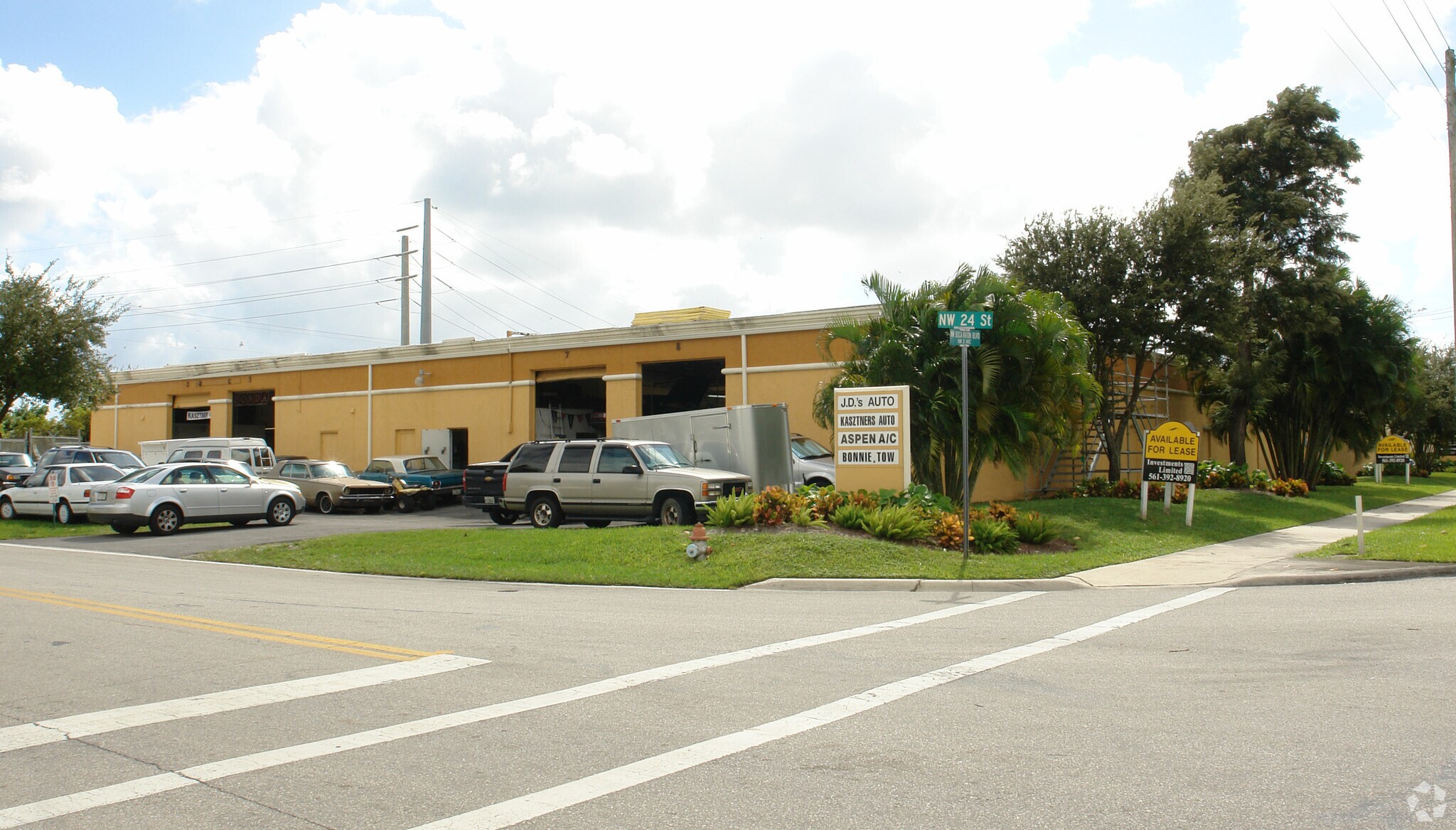 160 NW 24th St, Boca Raton, FL à louer Photo principale– Image 1 sur 10