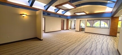 333 High St NE, Salem, OR à louer Photo intérieure– Image 2 sur 18