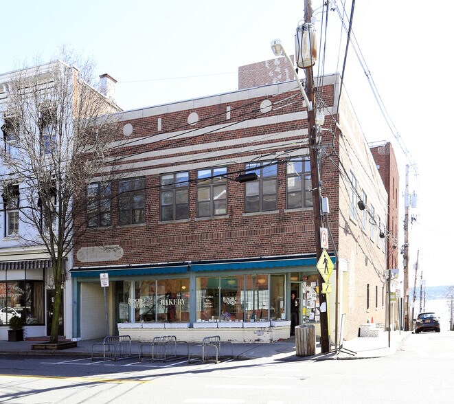 37-39 N Broadway, Nyack, NY à louer - Photo principale – Image 1 sur 17