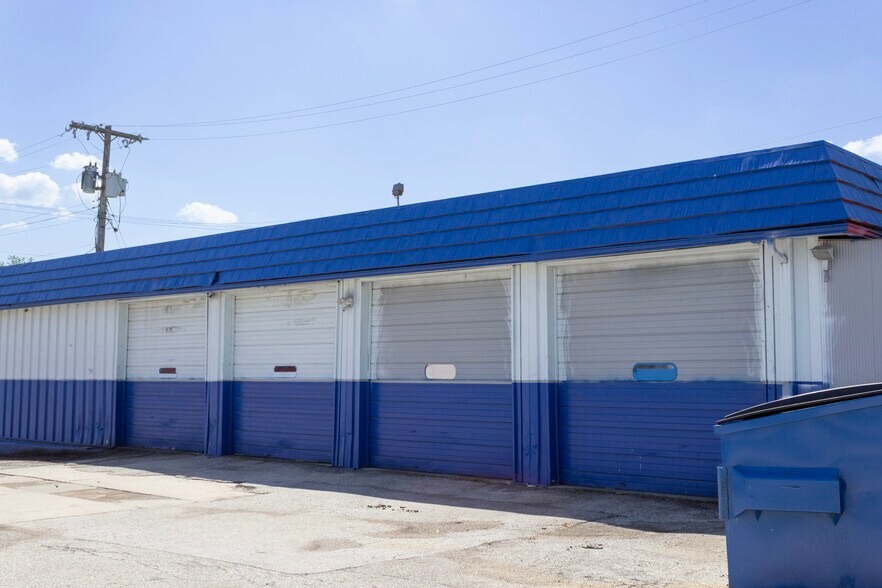 6320 Nieman Rd, Shawnee, KS à louer - Photo de l’immeuble – Image 3 sur 4
