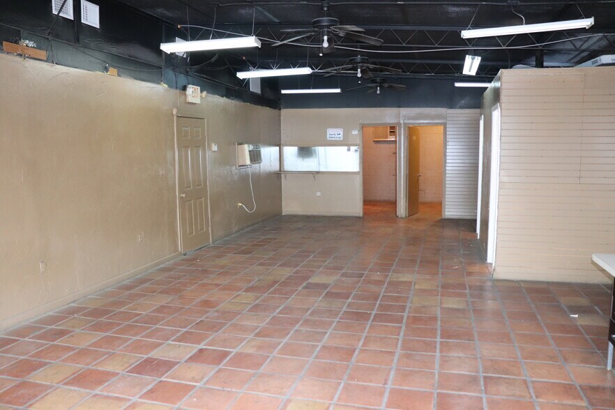 411 W Business 83, McAllen, TX à vendre - Photo intérieure – Image 2 sur 6