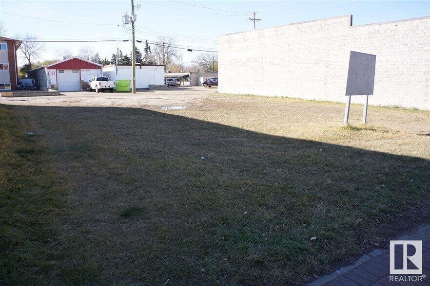 9932 102 St, Fort Saskatchewan, AB à vendre - Photo de l’immeuble – Image 3 sur 3