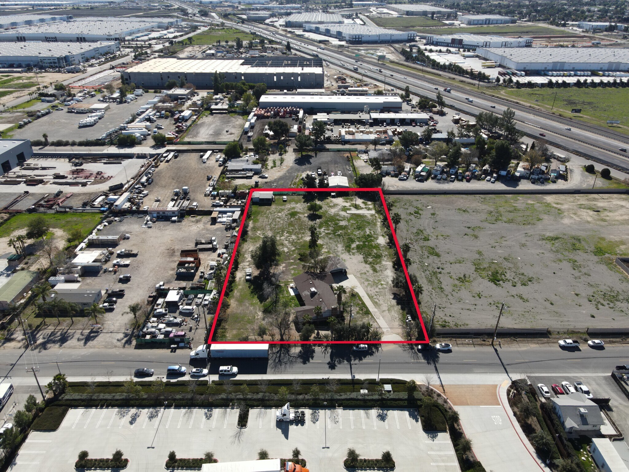1341 W Oleander Ave, Perris, CA à vendre Aérien– Image 1 sur 5