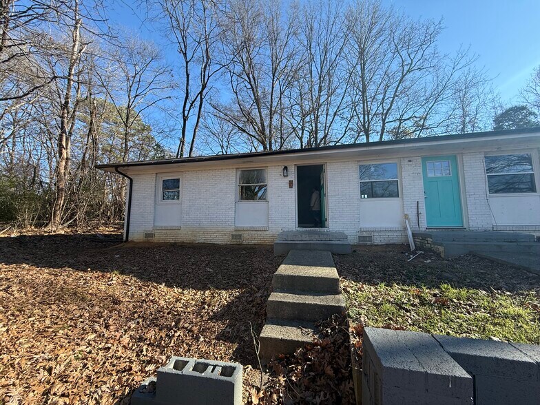 2427 Carmine St, Charlotte, NC à vendre - Photo de l’immeuble – Image 2 sur 30