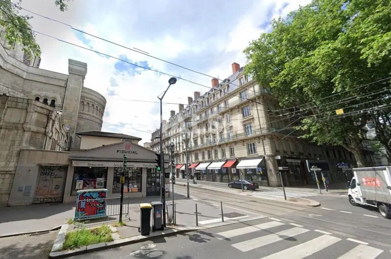 Local commercial dans Lyon à louer - Photo de l’immeuble – Image 2 sur 3