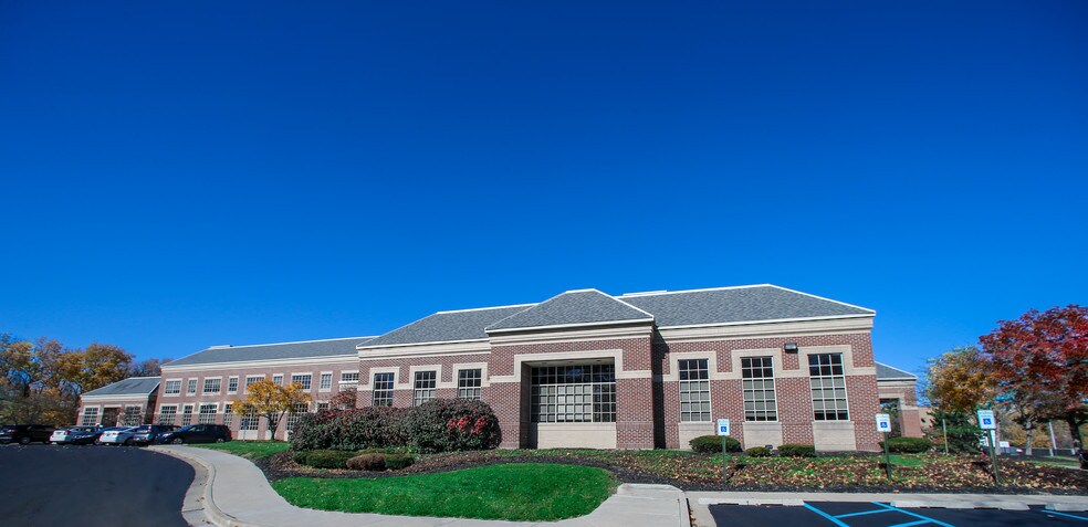 2620 Kessler Blvd E, Indianapolis, IN à louer - Photo de l’immeuble – Image 3 sur 13
