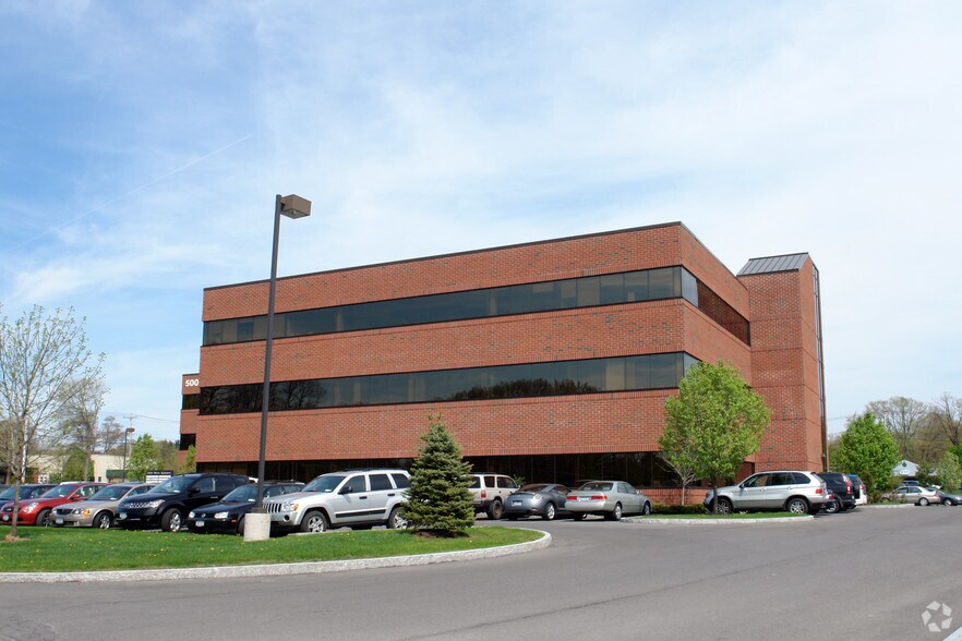 500 New Karner Rd, Colonie, NY à louer - Photo de l’immeuble – Image 3 sur 14