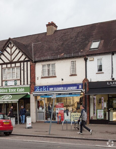 83 Station Rd, Addlestone à vendre - Photo de l’immeuble – Image 2 sur 5