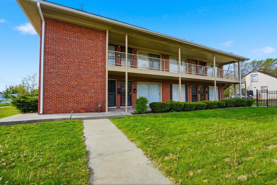 9439 Chalmers St, Detroit, MI à vendre - Photo de l’immeuble – Image 2 sur 14