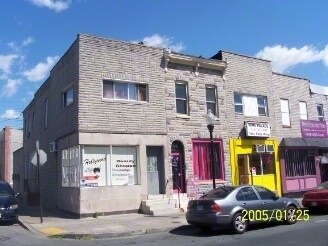 2422 E Monument St, Baltimore, MD à vendre - Photo de l’immeuble – Image 2 sur 27